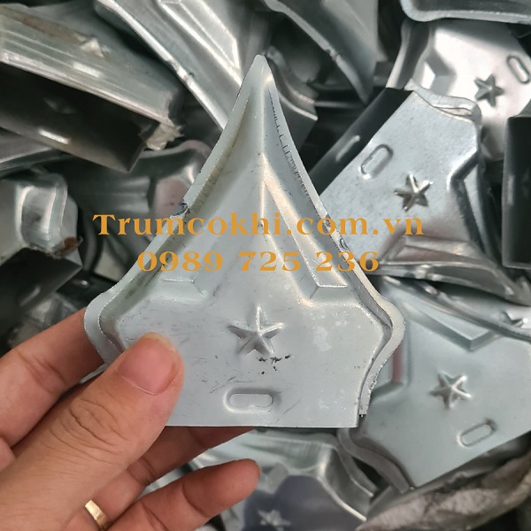 Chông sắt hàng rào 40x80mm