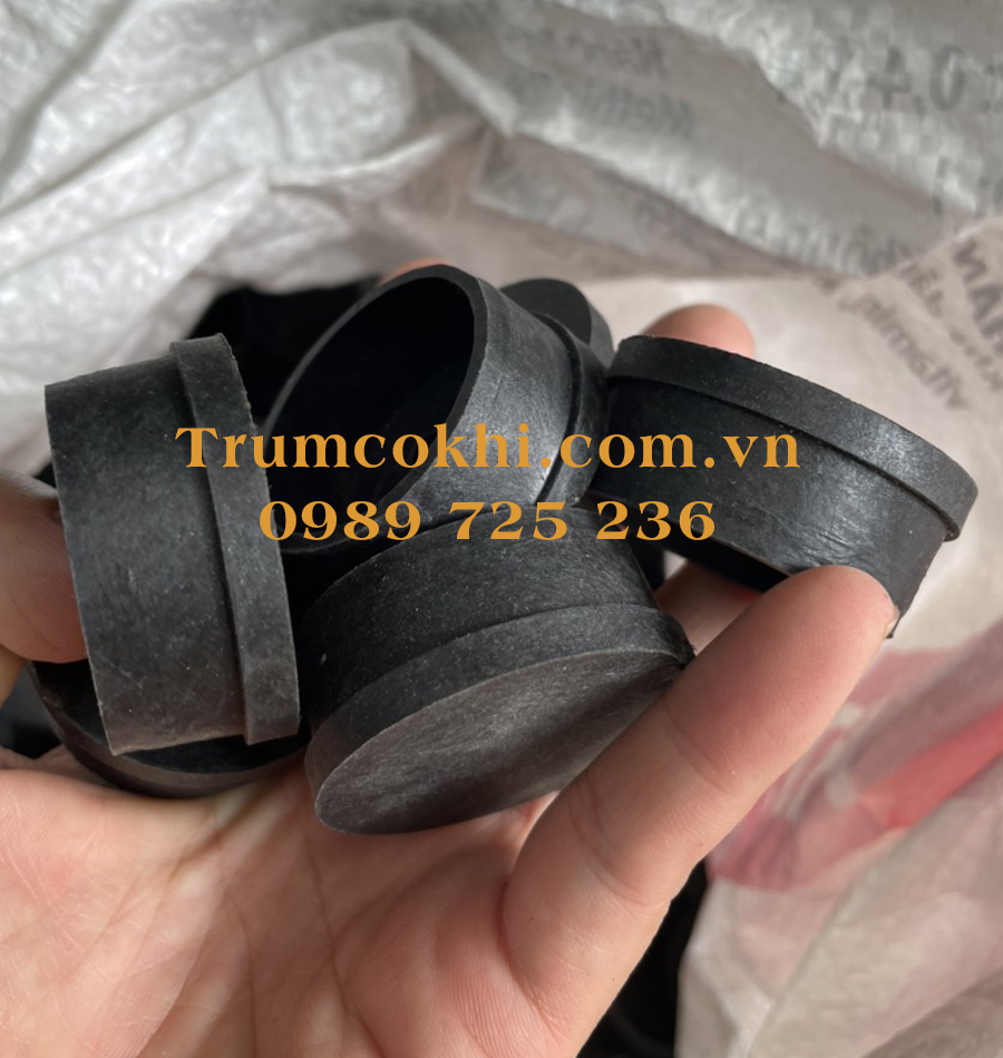 Nắp chụp nhựa bịt đầu sắt hộp phi 38mm