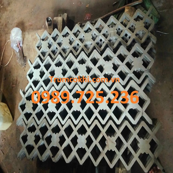 Hoa riềm bản 300mm dài 1.5m dày 3ly