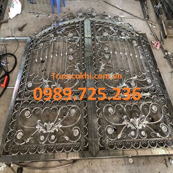 Xưởng gia công hoa sắt