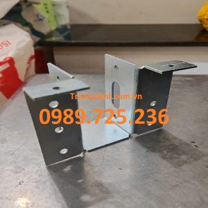 Bass u xà gồ chữ nhật có vai 40x80mm