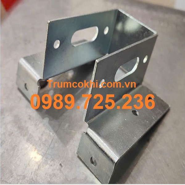Bát sắt chữ u 40x80mm